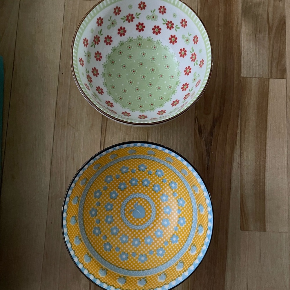 Set of Colorful Patterned Rice Bowls - Picture 5 of 6